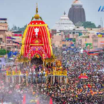 ඉන්දියාවේ රත් යාත්‍රාවේ සිදුවූ තෙරපීමකින් තිදෙනෙකු මිය යයි.