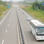 දක්ෂිණ අධිවේගී මාර්ගයේ ලොරි-බස් අනතුරක්